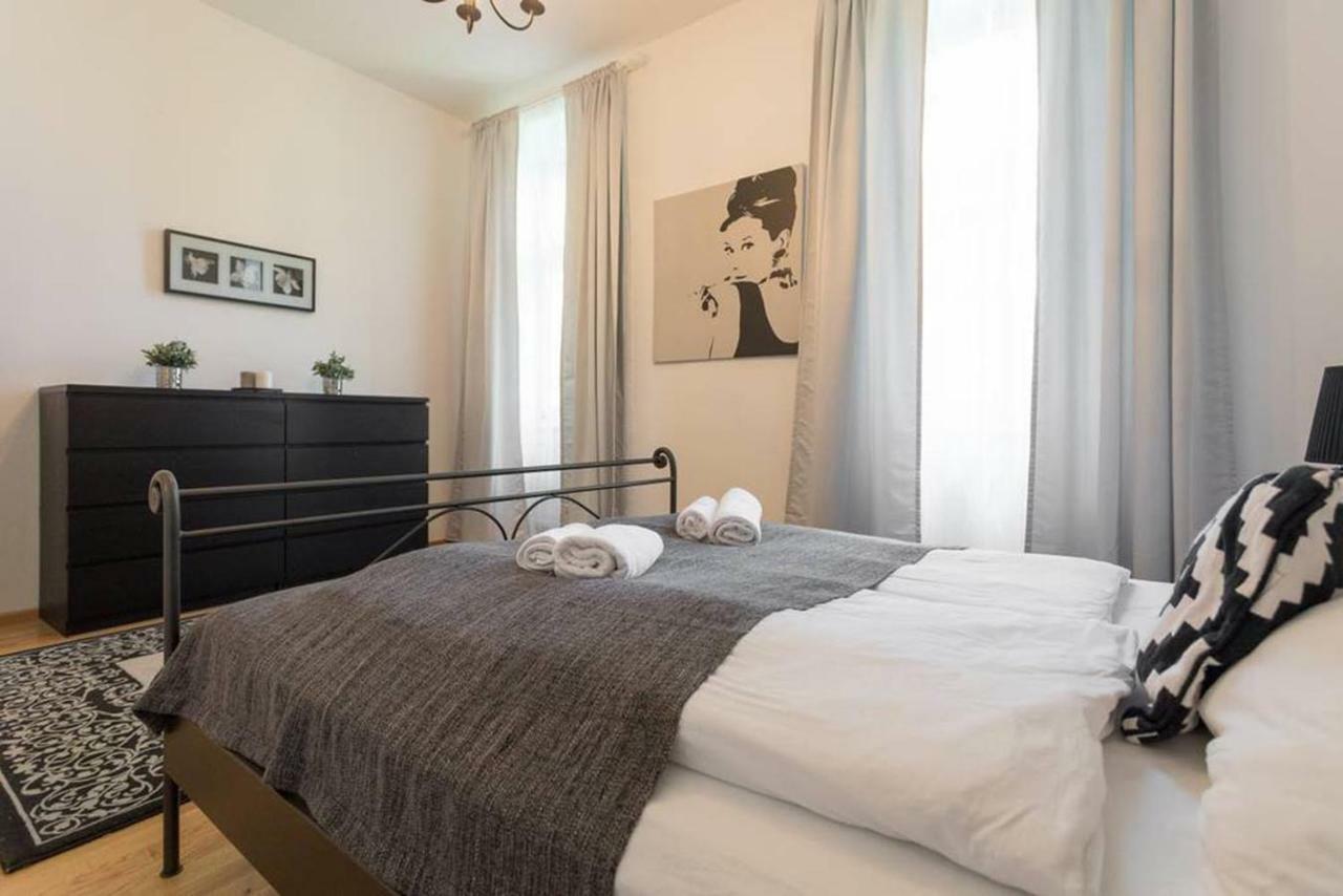 Spacious Vienna Central Station Residence ภายนอก รูปภาพ